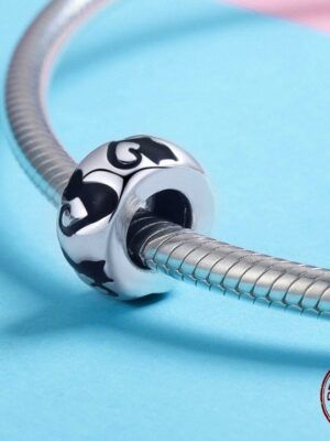 Charm espaceur en argent émaillé de chats noirs