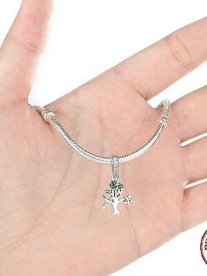 Pendentif charm en argent arbre de vie fleuri de zircons verts