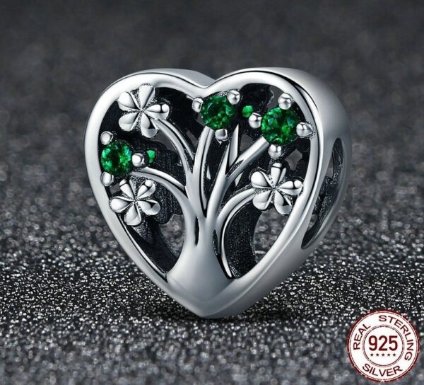 Charm perle en argent arbre de vie aux cristaux verts dans un coeur
